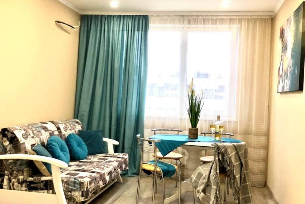 Ferienwohnung Новобудова Місто Трав, Р-Н Вікторії Гарденс Lemberg Exterior foto